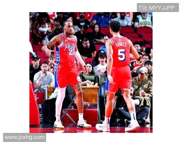 76人对阵猛龙的季后赛激战回顾与精彩瞬间分析